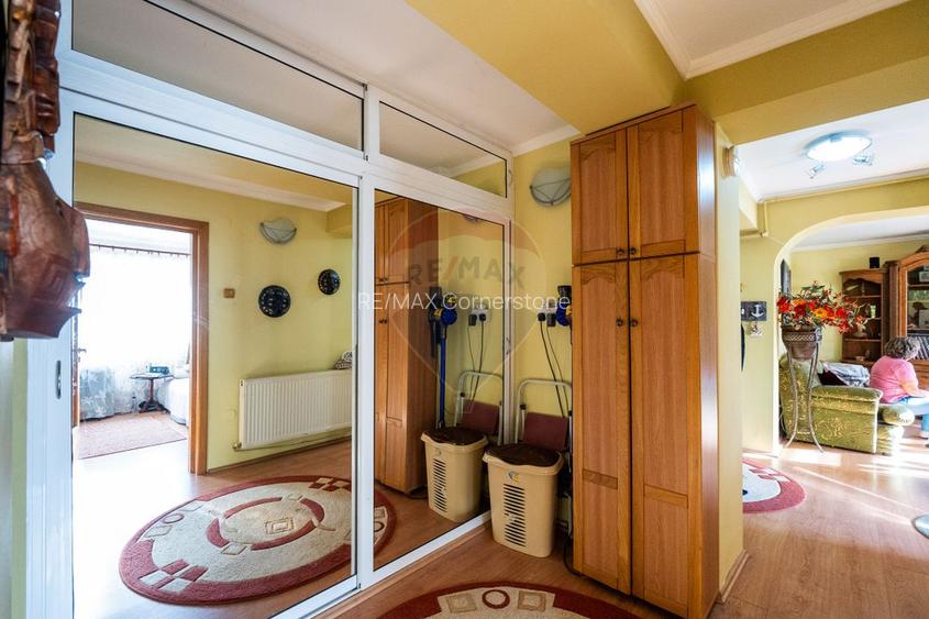 Apartament cu 3 camere de vânzare în Centrul orașului Câmpulung - 24