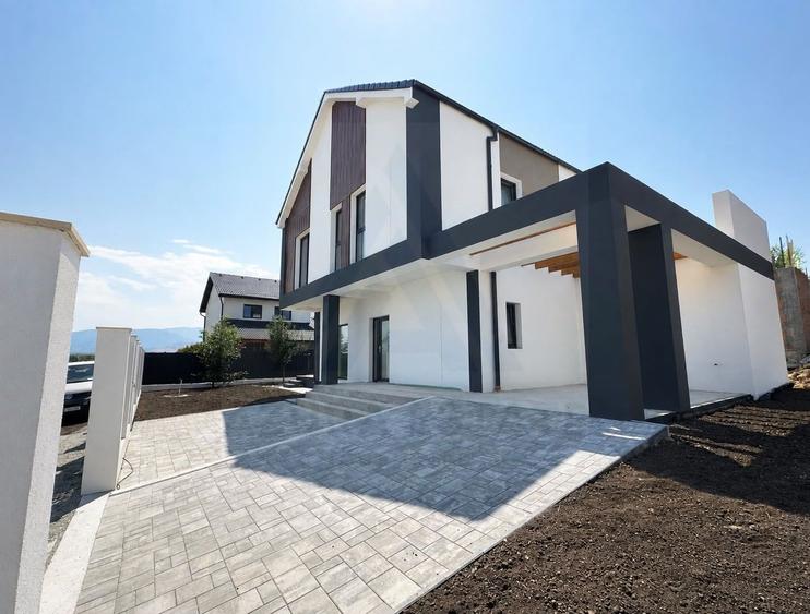 Casa individuala premium 4 camere 3 bai teren 365 mp Calea Cisnadiei
