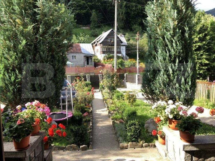 Reședință cu destinație de pensiune, 382mp utili si 1000mp teren, în Sinaia