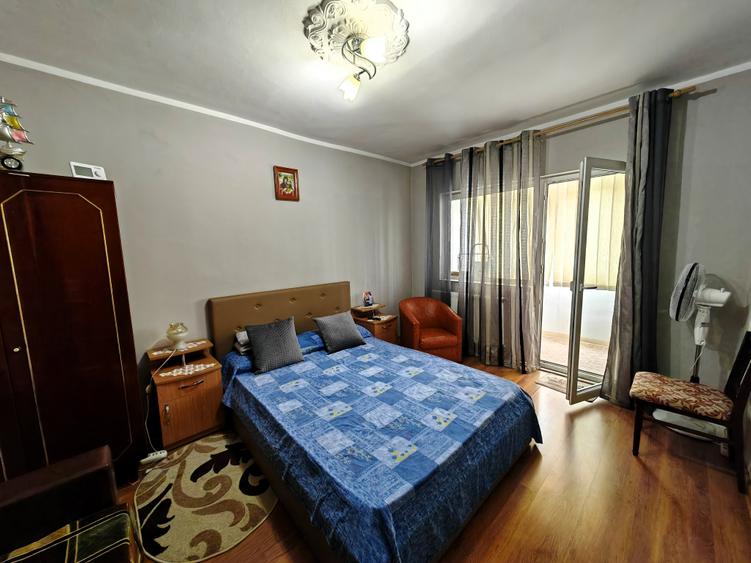 2 camere, la cheie, Republicii