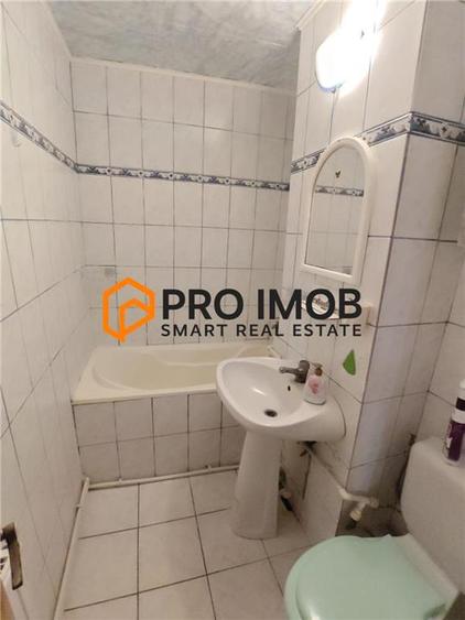 Apartament 2 camere cf 1 semidecomandat zona Micro 5