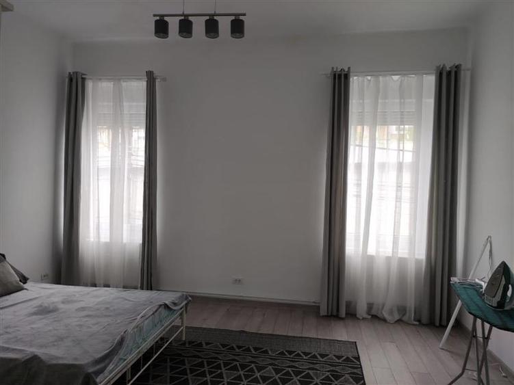2 cam - zona Podgoria - la curte comuna