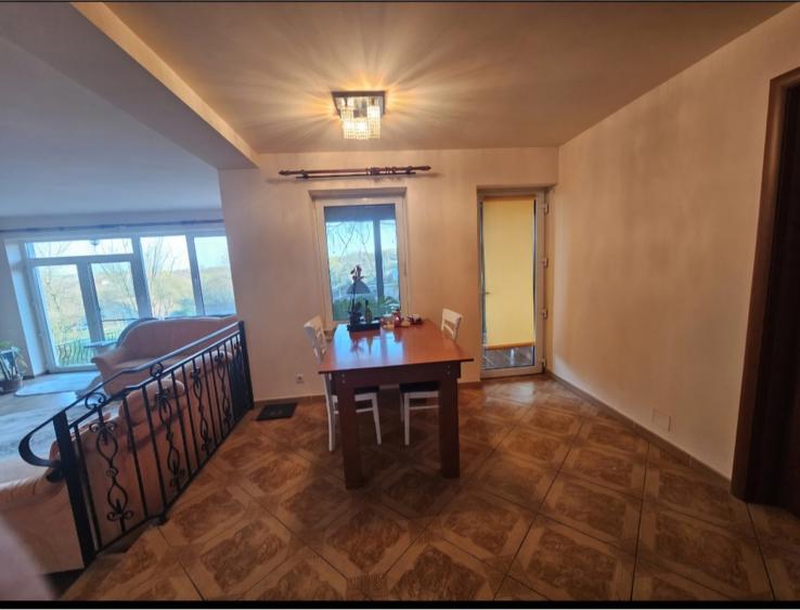 Casa unifamiliala in zona linistita, aproape de oras si autostrada