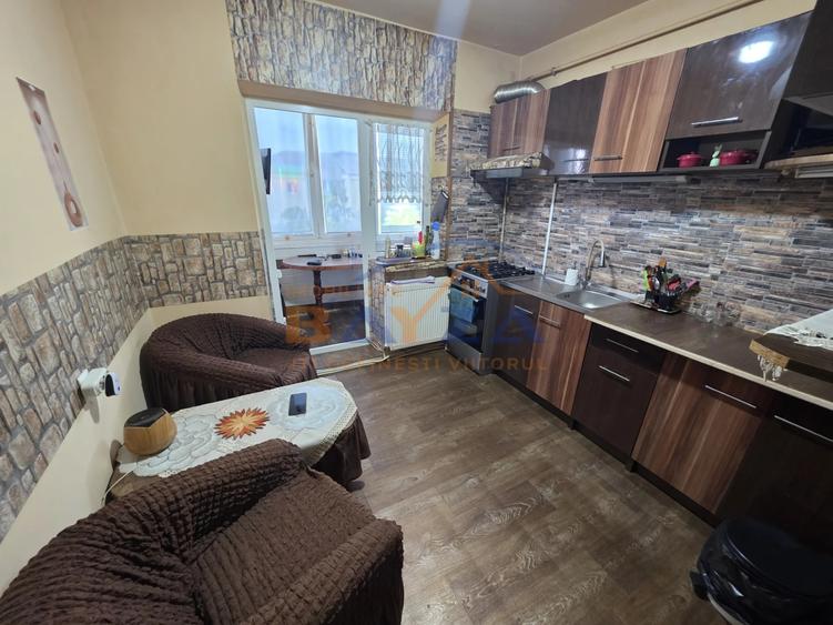 Apartament 2 camere, Oituz, 44 mp, 2 balcoane, etaj 4/4, comision 0