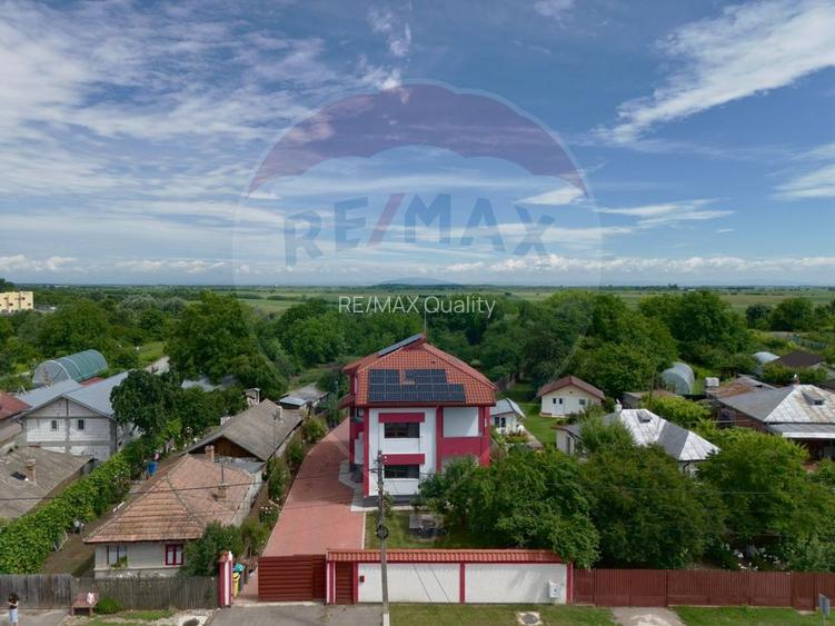Vila cu Gradina generoasa - Oaza de relaxare in Gruiu - 2