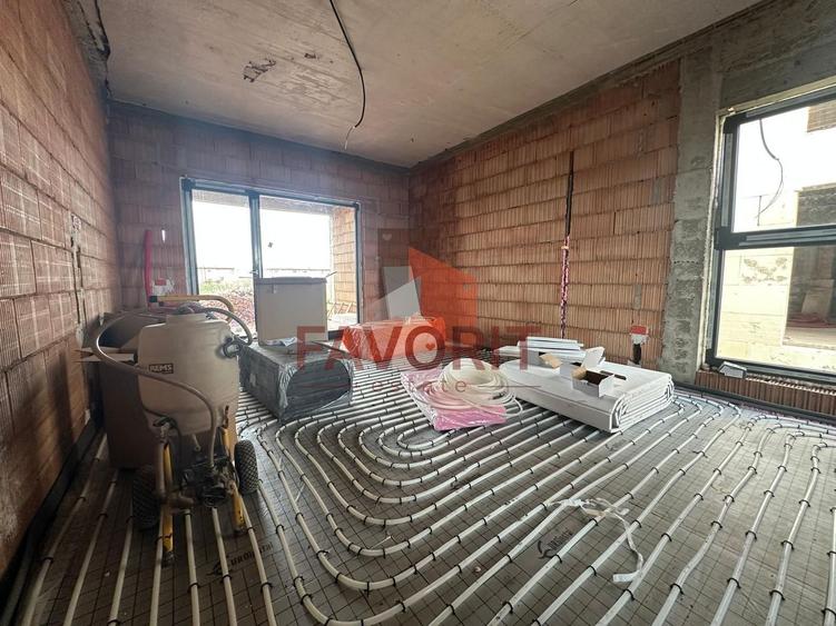 3 camere | 83 mp | Gradina proprie 50 mp | Bloc nou | dressing | 2 bai