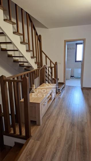 Duplex în Mosnita Noua situat în apropiere de drumul principal.