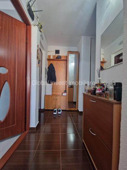 Navodari(Sud)- 3 camere decomandate confort 0, parcare, gaze - 87.000euro - 17