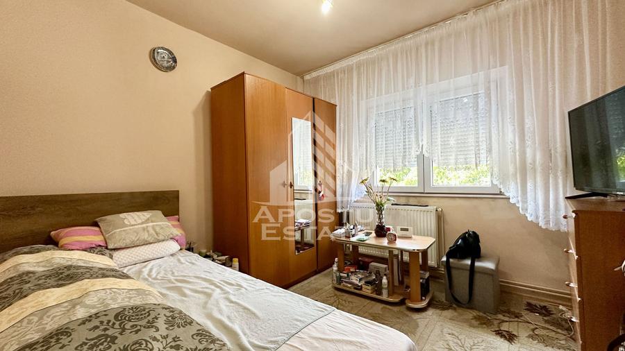 Apartament de vanzare cu 3 camere, decomandat,  Aradului  Timisoara