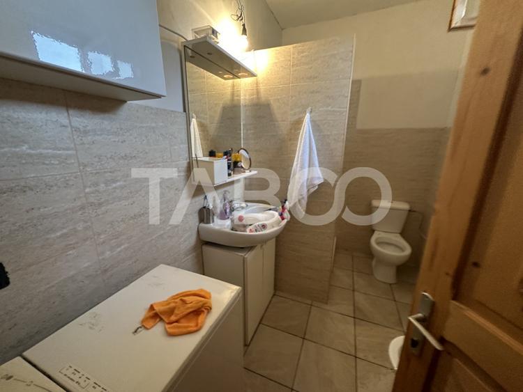 Casa 3 camere 5335 teren liber garaj si anexe in Sinca Veche