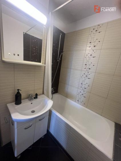 Apartament cu 3 camere decomandat, zona Girocului