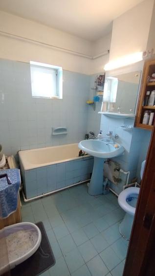 Apartament 4 camere decomandat Dacia