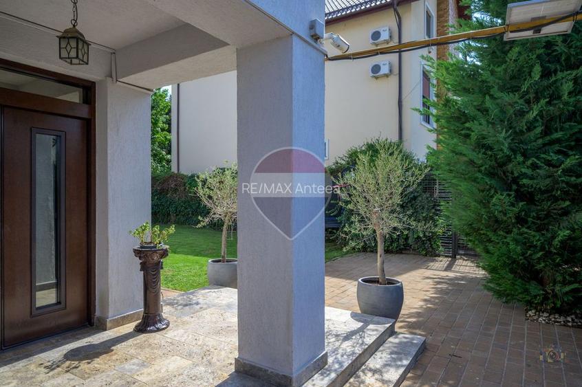 Vilă renovată P+1+M  | Foișor vitrat, grădină și jacuzzi - 44