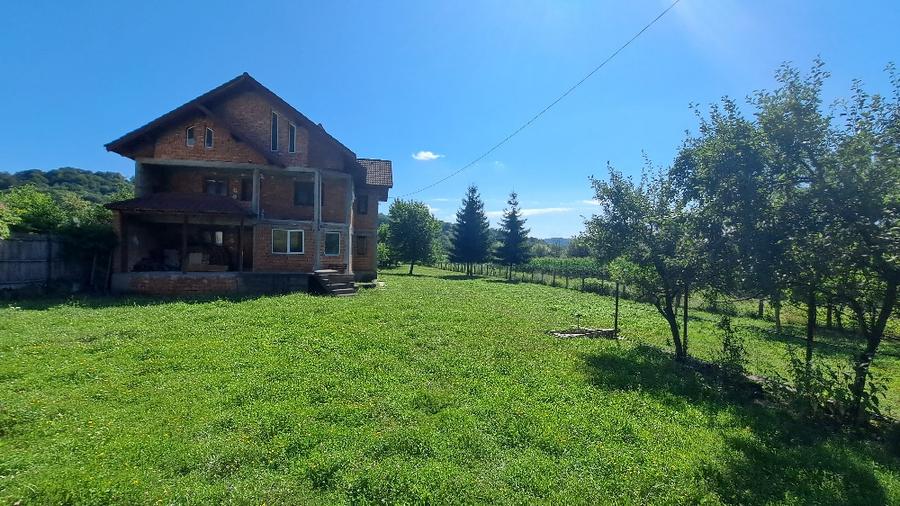 Aninoasa-Valea Silistii, vila de vanzare, p+1, util 140 mp, teren 2850 mp