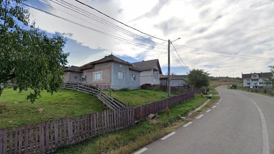 Casa P+M - 250 m² + Teren- 2.520 m², Sat. Valea Poienii - Livezile