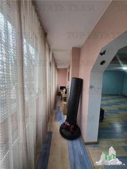 Apartament 3 camere foarte spatios, cu centrala proprie, in zona Pacii, cartier