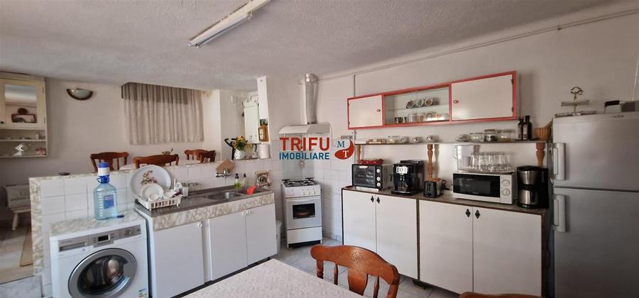 Casa 5 camere 743 mp teren Sebes