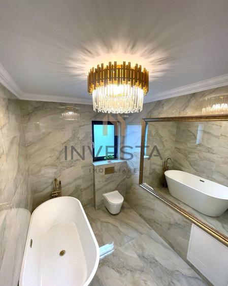Casa moderna cu priveliste asupra orasului, terasa cu jacuzzi, Iris