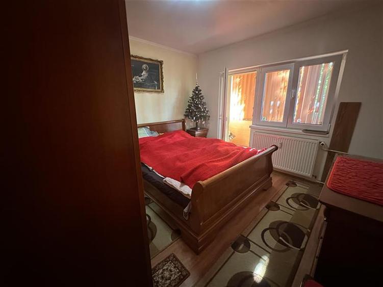 Decomandat cu 2 bai si 2 balcoane cu garaj sub bloc