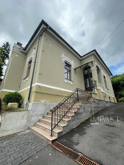 Casa superba ideala sediu firma!
