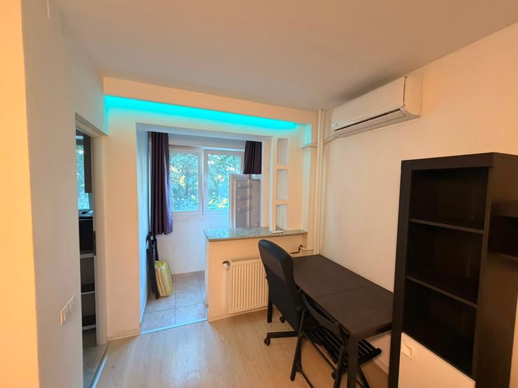 Garsonieră cu balcon închis de 23 mp de închiriat în Dristor, Strada Schitului