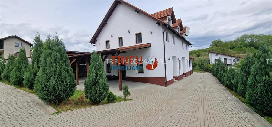 Casă tip pensiune de vânzare cu 6 camere și o casă adiacent& - 2