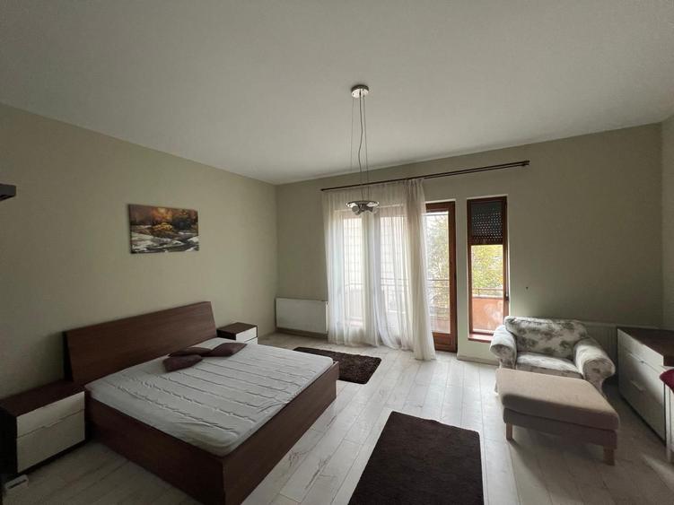 Apartament 3 camere, garaj si boxa - zona Centrala-Prefectura