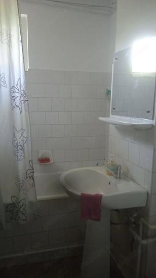 De inchiriat apartament cu 2 camere, Micro 20, 350 Euro