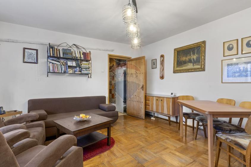 Apartament cu 3 camere de vânzare în zona Aurel Vlaicu