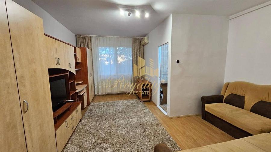 Apartament 1 camera, 33 mp , etaj 2 - Zona Complexului Studentesc