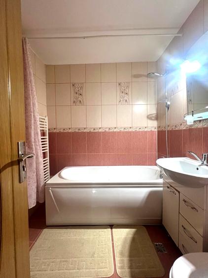 3 Camere zona Stadion mobilat utilat 72.800eur neg