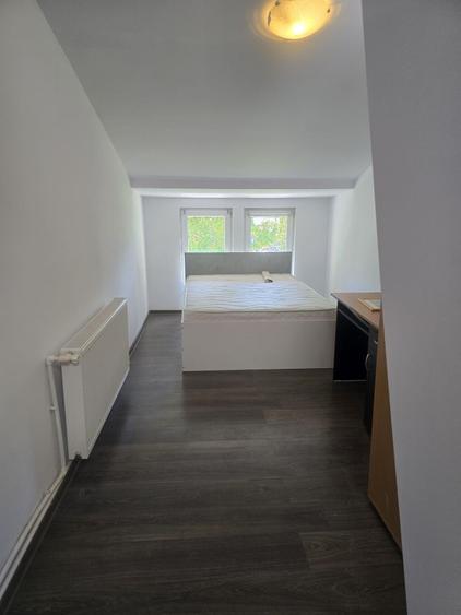 Apartament de inchiriat 3 camere zona Centru-Arcu