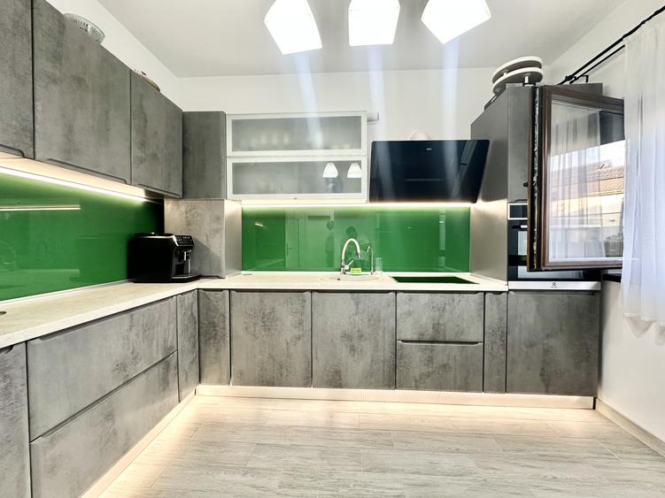Duplex spatios cu 4 camere | Zid dublu | Panouri fotovoltaice - Mosnita