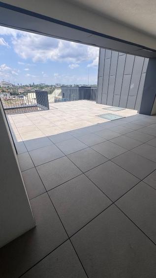 PENTHOUSE EXCLUSIVIST - MOBILAT  - GATA DE MUTARE