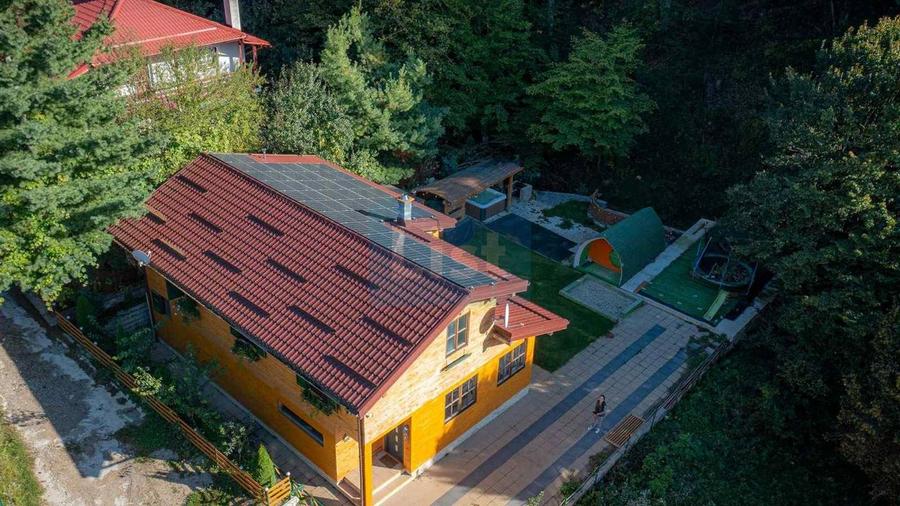 Casa de vacanta superba in Crivaia