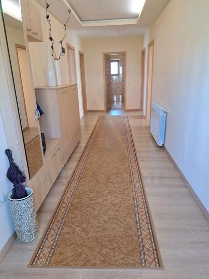 Casă individuală 5 camere cu garaj curte si gradină Șura Mare
