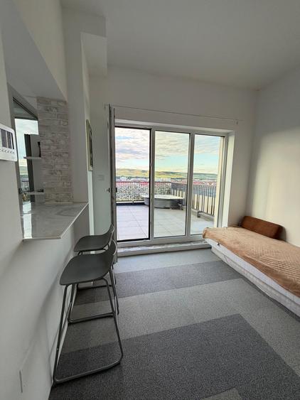 Penthouse deosebit cu 2 camere, 61 mp + terasă panoramică de 39 mp, Florești