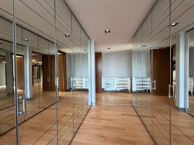 Apartament impresionant cu vedere catre lac, piscina comuna, finisaje premium