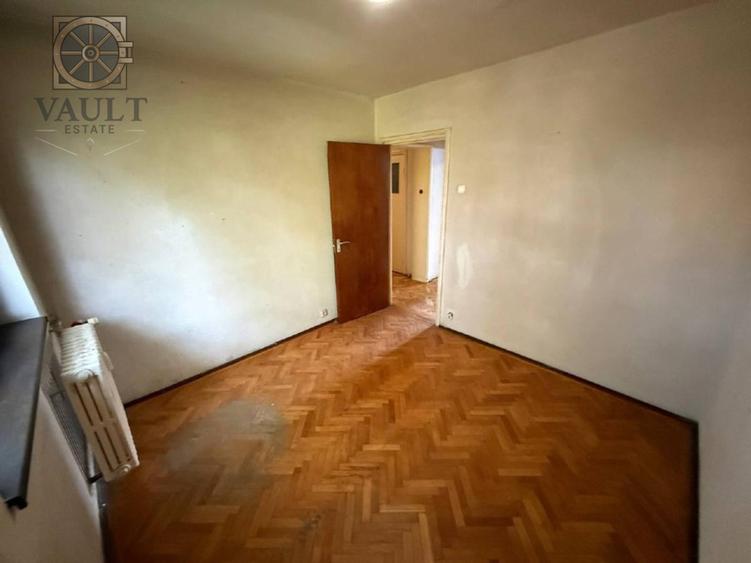 Apartament 4 camere -5 minute de mers pana la metrou Costin Giorgian
