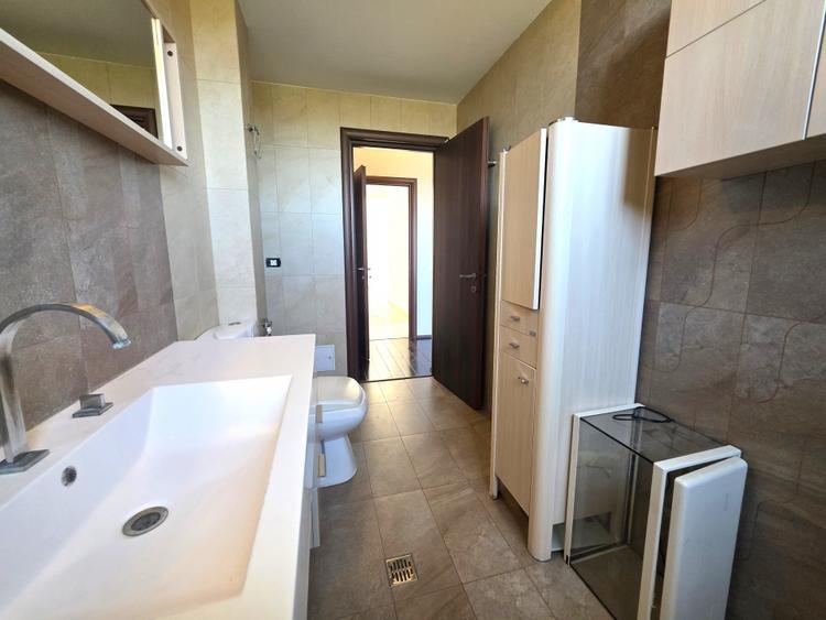 De vanzare apt 3 camere, spatios si luminos, in Prelungirea Ghencea 285