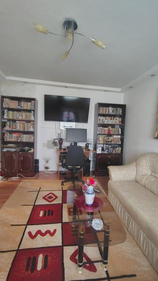 Balada - apartament cu 4 camere decomandat, centrala pe gaz