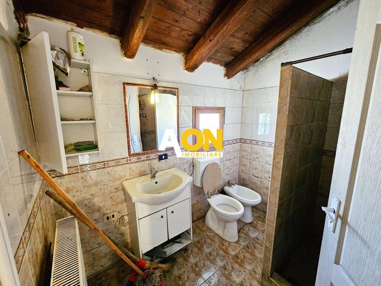 1/2 Duplex, 4 camere, 300 mp teren, toate utilitatile, Cetate