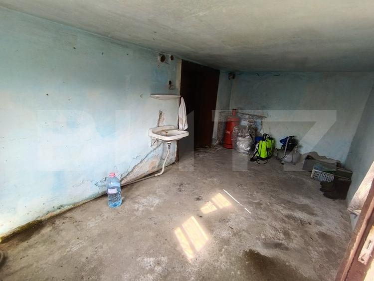 Casa cu 2 camere, 250 mp, zona sud-est