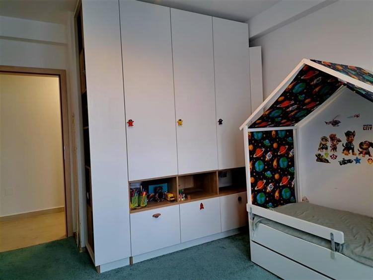Apartament 3 camere decomandat Coresi, 2 bai, bloc nou cu lift, mobilat si util