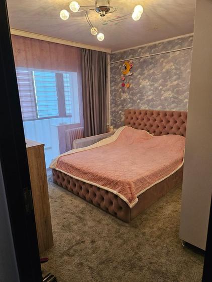 Apartament decomandat 2 camere, zona Trocadero