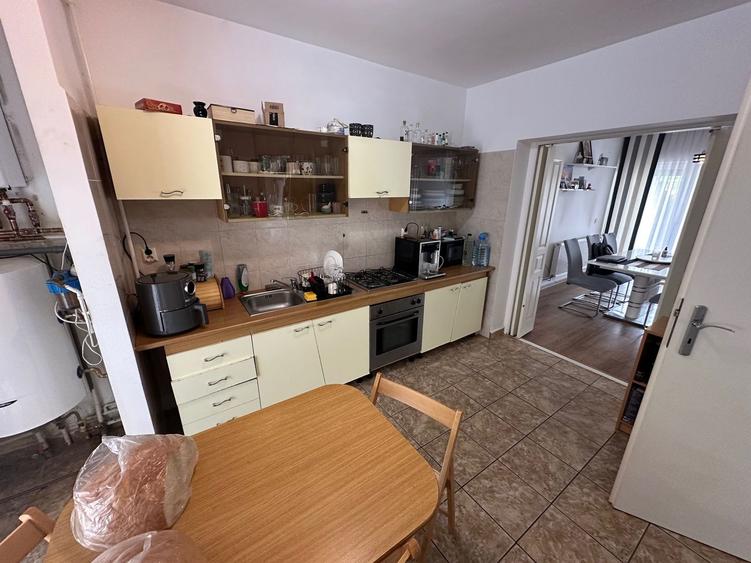 Casă / Vilă cu 5 camere zona Lunei
