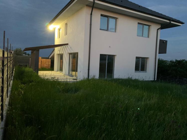 Casă individuală 120mp utilități, 380 teren, Dezmir