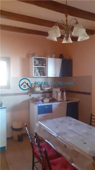 Royal Imobiliare - Vanzare Casa de Vacanta zona Pacureti