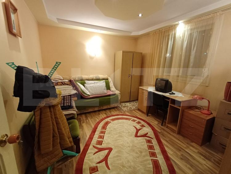 Casă cu 8 camere, 400 mp, 15 ari teren, Salcea