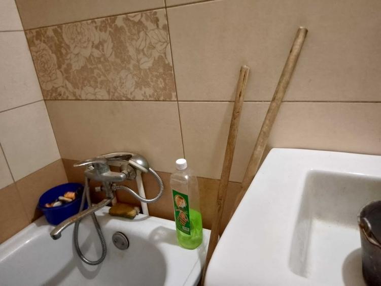 Vind casă nouă cu mansarda